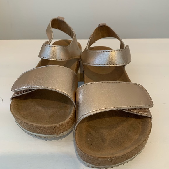 H&M toddler/girls blush gold sandals. Size 9.5 - Picture 1 of 9